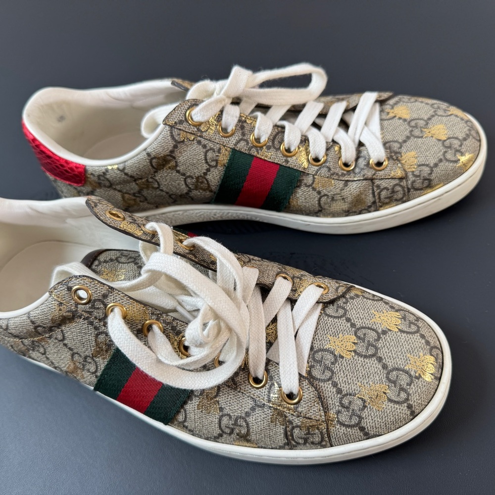 Gucci Women's Sneakers - Beige, Red, and Green